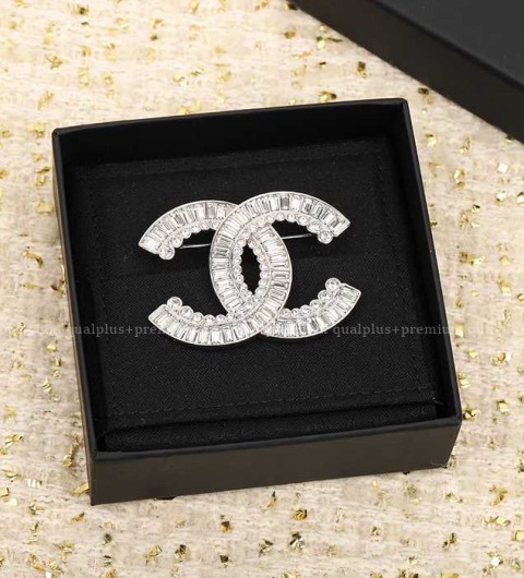 샤넬 CC 브로치