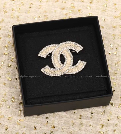 샤넬 CC 브로치