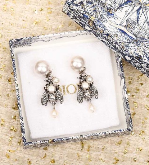 디올 벌 진주 귀걸이