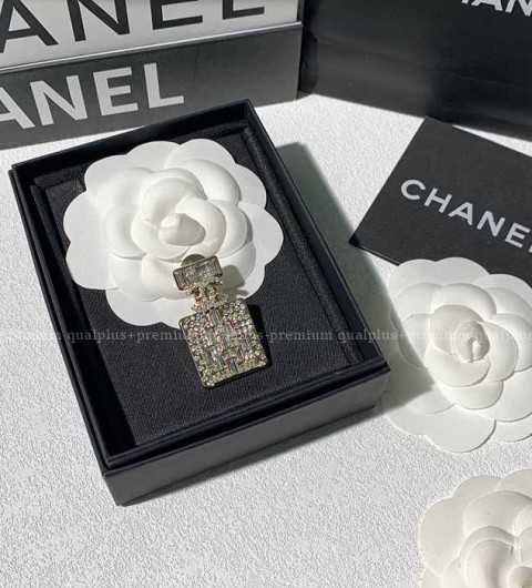 샤넬 넘버5 CC 브로치