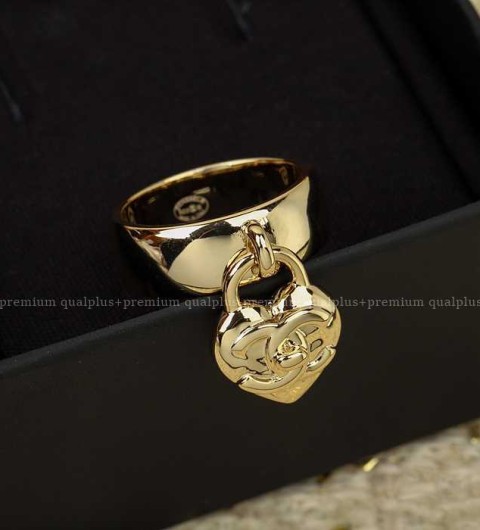 샤넬 CC 하트 링 반지