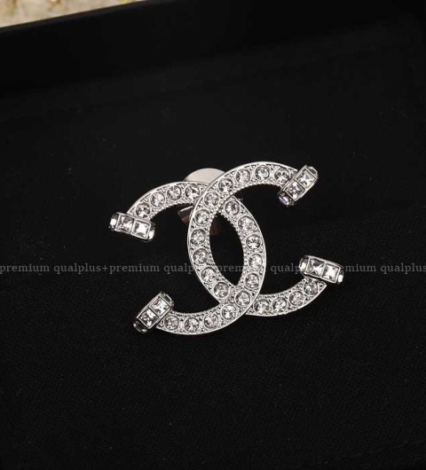 샤넬 CC 브로치
