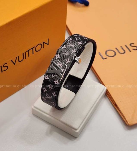 [국내배송] 루*비통 23ss 모노그램 가죽 팔찌 남녀공용