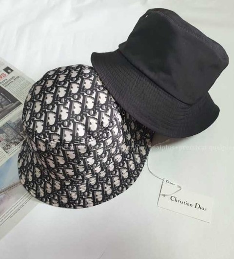 [국내배송] 디* 양면 버킷햇