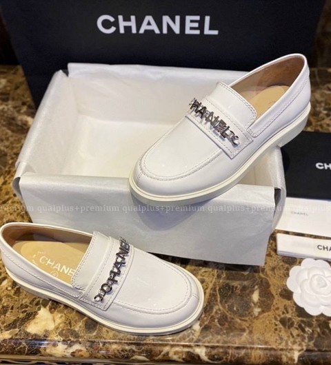 샤넬 레터링 로퍼 여성용