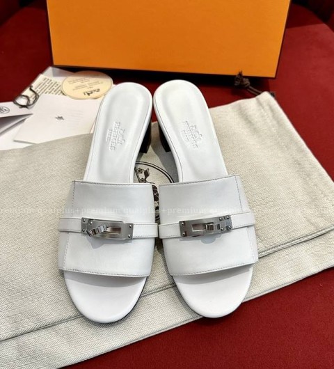 에르메스 지지 50 켈리 버클 뮬 샌들 여성용