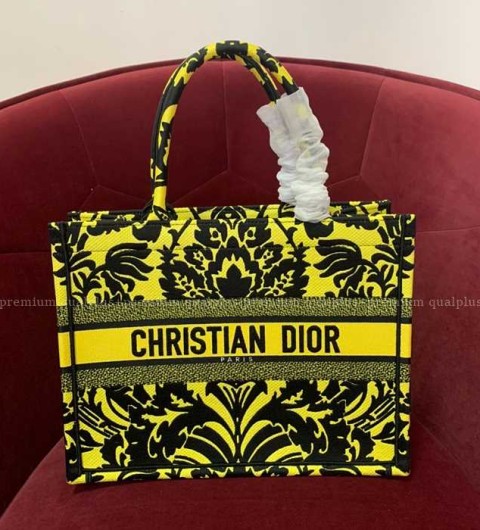 디올 북토트백 미듐