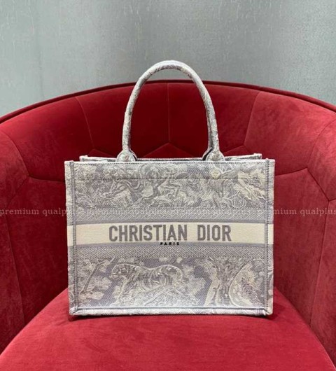 디올 북토트백 미듐