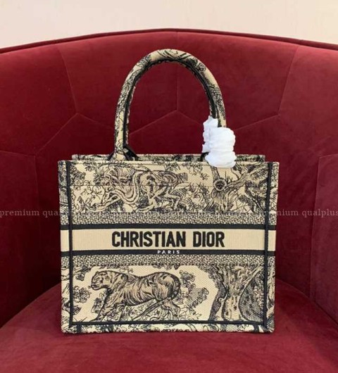 디올 북토트백 스몰