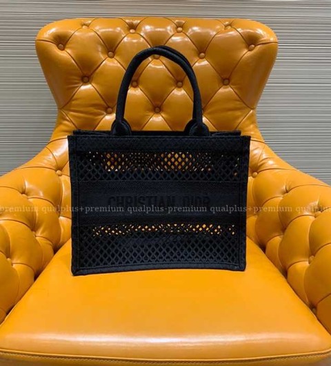 디올 북토트백 미듐