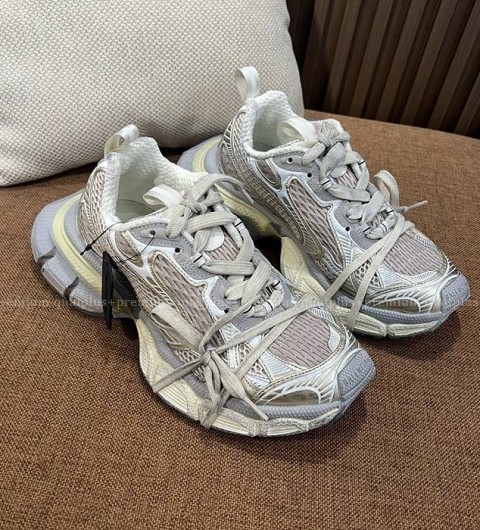 발렌시아가 3XL 스니커즈 남녀공용