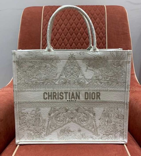 디올 북토트백 라지