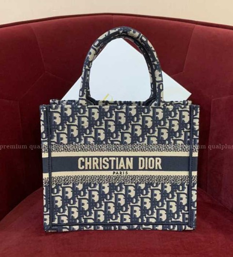 디올 북토트백 스몰