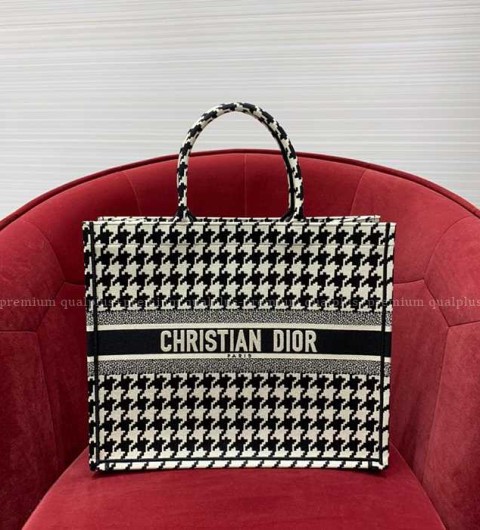 디올 북토트백 라지