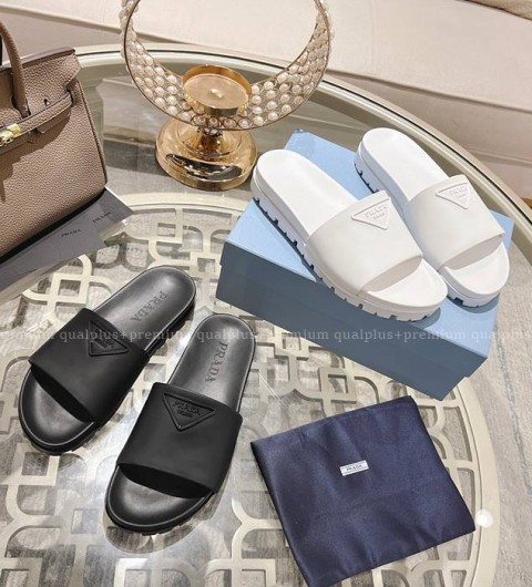 프라다 러버 슬라이드 슬리퍼 남녀공용