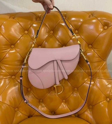 디올 새들 스트랩백