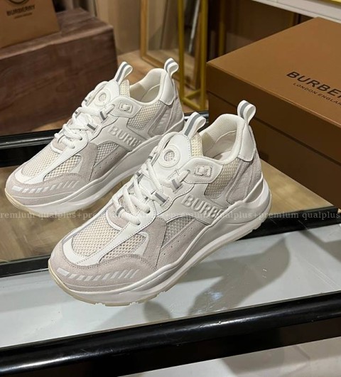 버버리 레더 스웨이드 메시 스니커즈 남녀공용