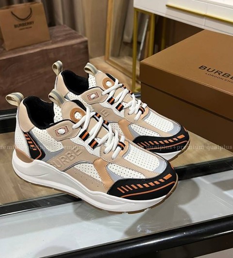 버버리 레더 스웨이드 체크 스니커즈 남녀공용