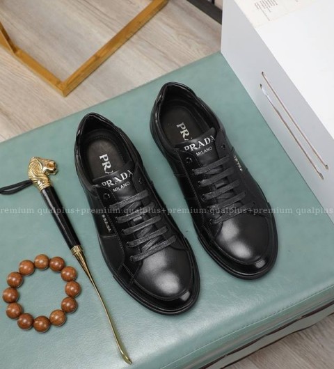 프라다 가죽 스니커즈 남성용