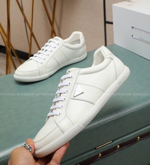 프라다 가죽 스니커즈 남성용