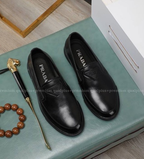 프라다 가죽 슬립온 스니커즈 남성용