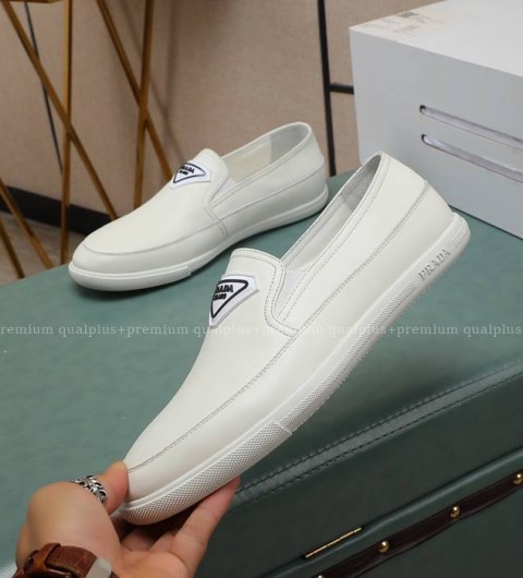 프라다 가죽 슬립온 스니커즈 남성용