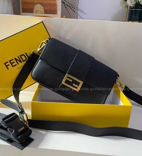 펜디 바게트 숄더백 남성용