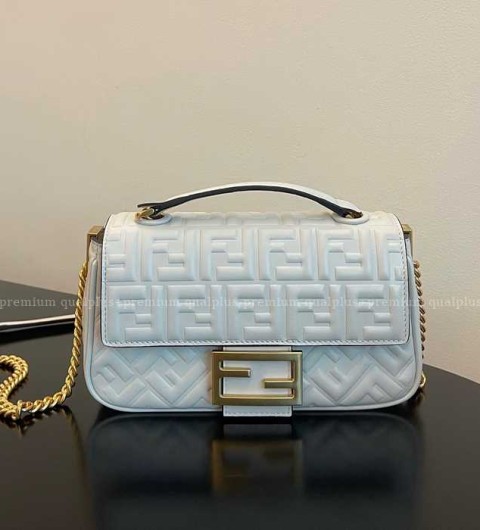 펜디 바게트 체인 숄더백 미듐