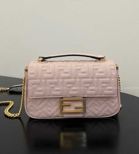 펜디 바게트 체인 숄더백 미듐