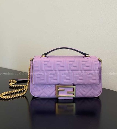 펜디 바게트 체인 숄더백 미듐