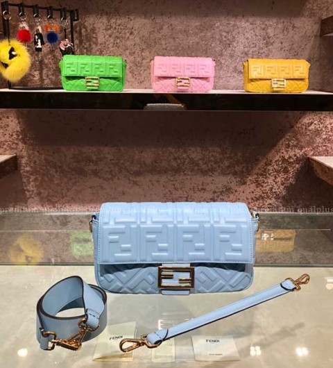 펜디 바게트 숄더백 미듐