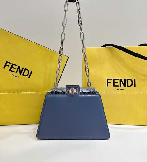 펜디 피카부 컷 숄더백 쁘띠