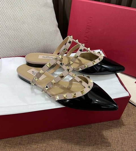 발렌티노 페이턴트 가죽 락스터드 뮬 여성용