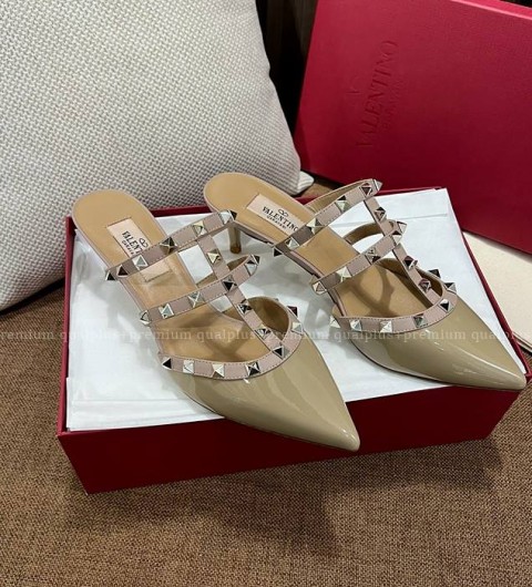 발렌티노 페이턴트 가죽 락스터드 뮬 힐 5.5cm 여성용