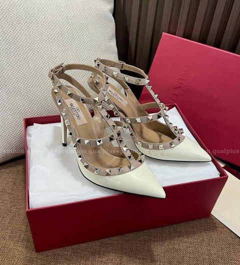 발렌티노 페이턴트 가죽 락스터드 스트랩 펌프스 10cm 여성용