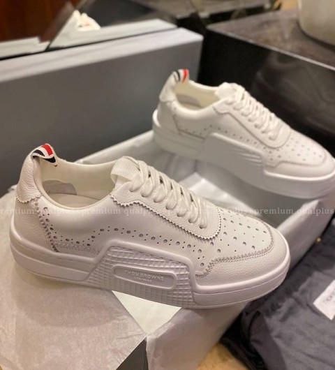 톰브라운 로우 스니커즈