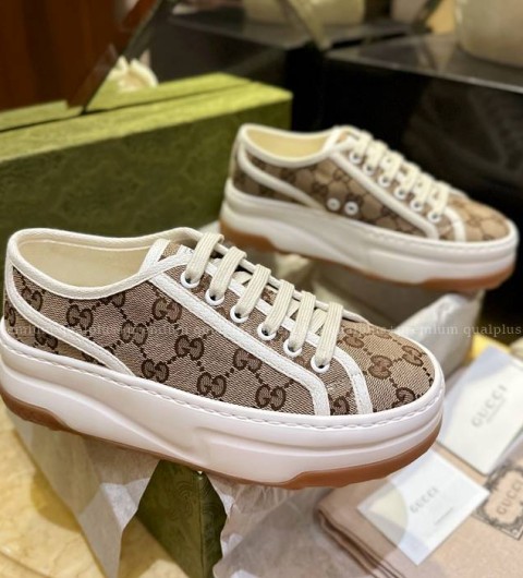 구찌 GG 스니커즈 여성용
