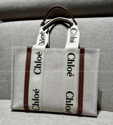 끌로에 우디 토트백 미듐