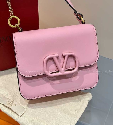 발렌티노 V링 버클 숄더백