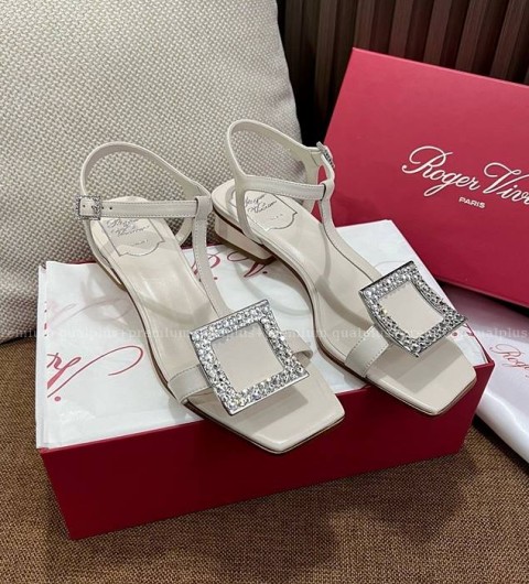 로저비비에 스트라스 버클 샌들 여성용