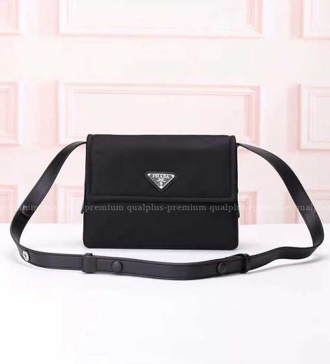 [국내배송] 프*다 소형 패딩 리나일론 숄더백