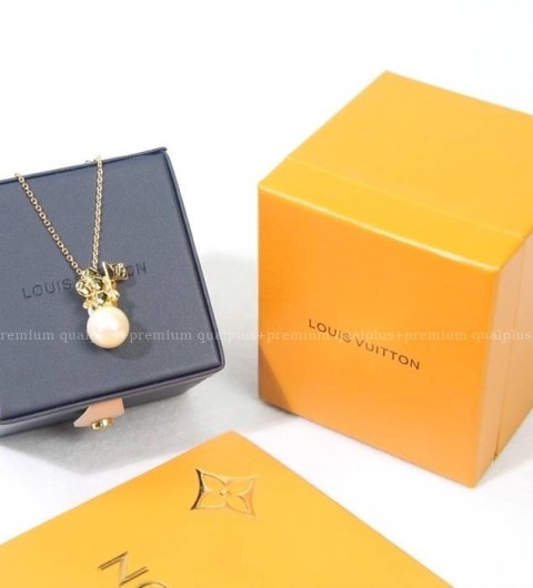 루이비통 비비엔 진주 목걸이