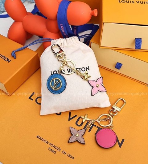 루이비통 M00363 프레피 플라워 백참 키홀더 (2color)