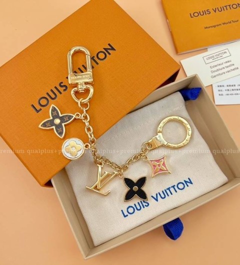 루이비통 M68999 스프링 스트리트 체인 백참 키링