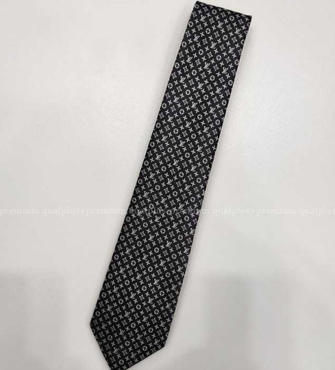 [국내배송] 루*비통 23ss LV로고 실크 넥타이