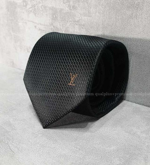 [국내배송] 루*비통 22ss 펀칭 자수 넥타이