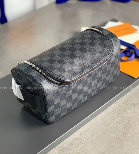 루이비통 N47625 토일레트리 파우치