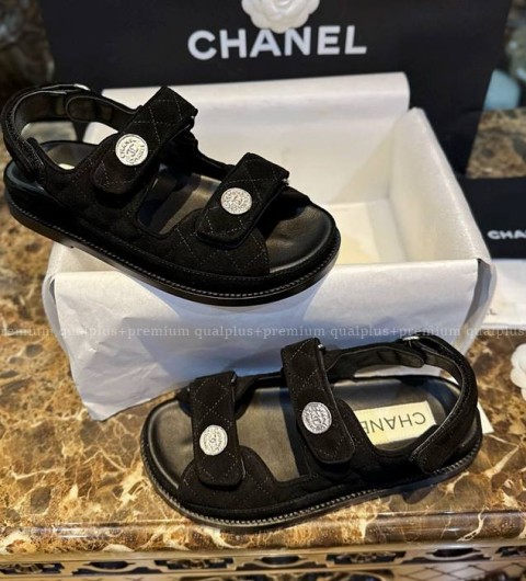 샤넬 CC 스웨이드 샌들 여성용