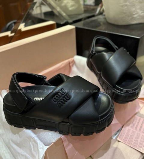 미우미우 스포티 나파 가죽 샌들 여성용