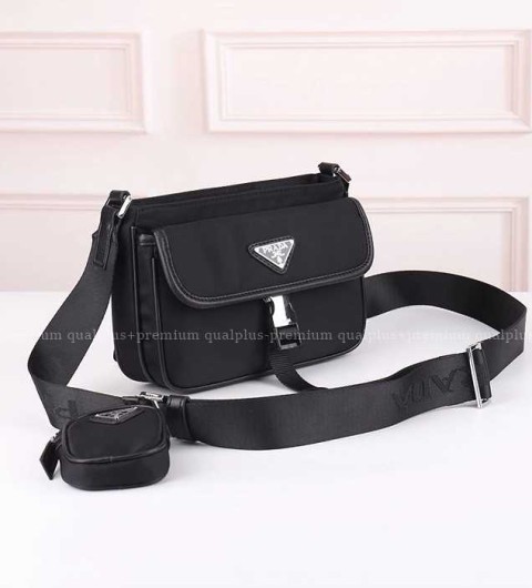 [국내배송] 프*다 나일론 크로스백